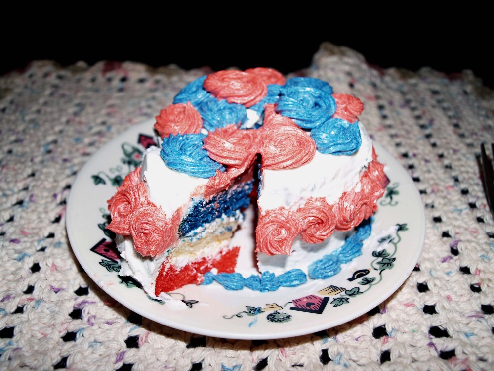 memorial day mini cake sliced