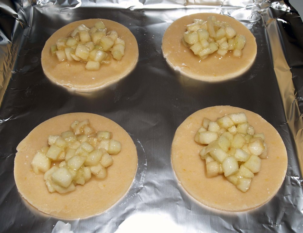 crust discs with filling