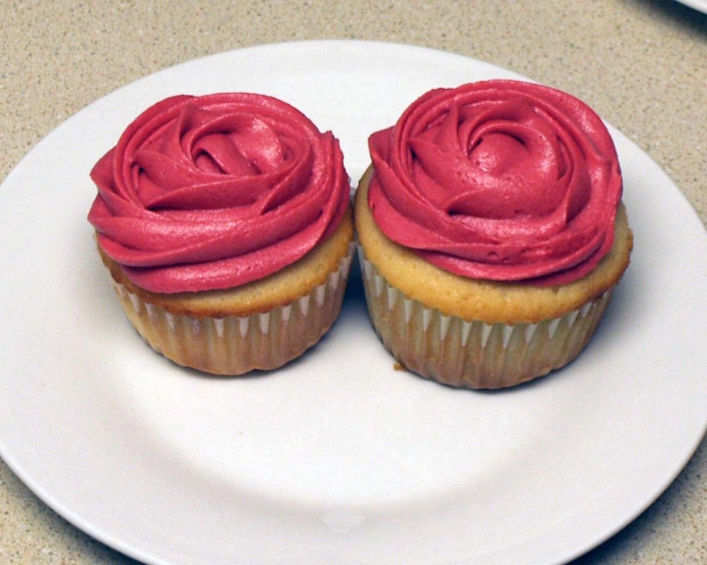 Red Rose Cupcakes