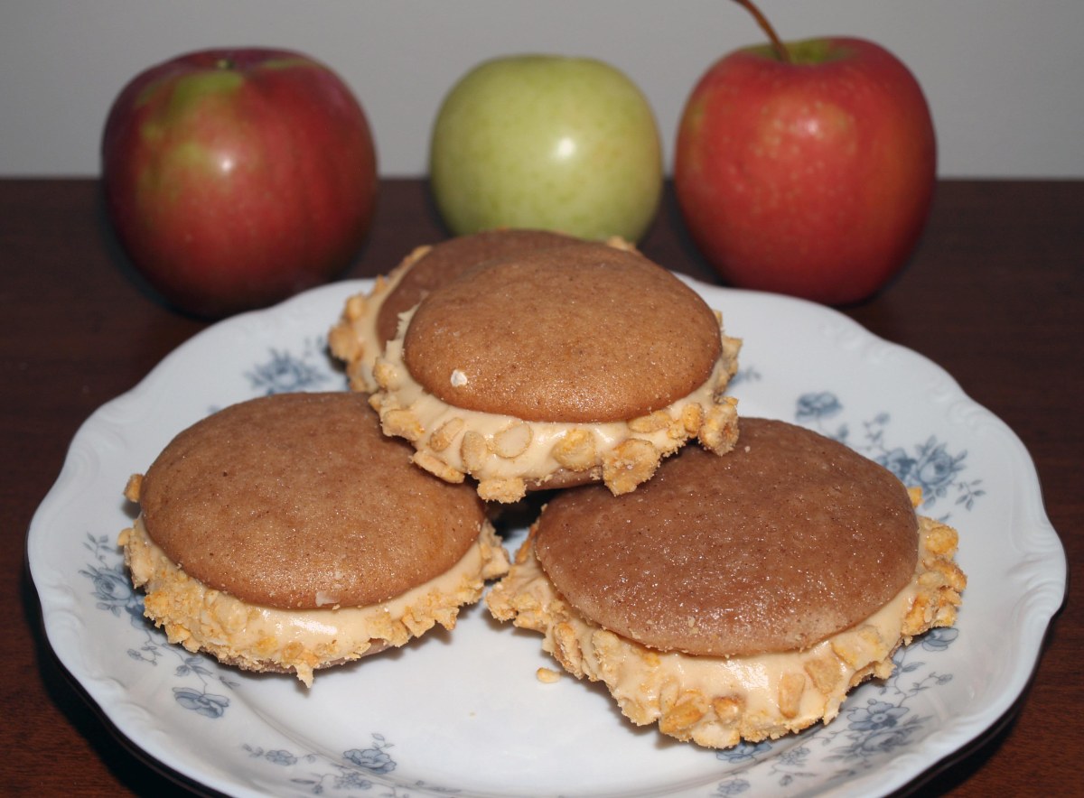 caramel apple whoopie pies