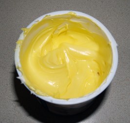 yellow frosting for faces