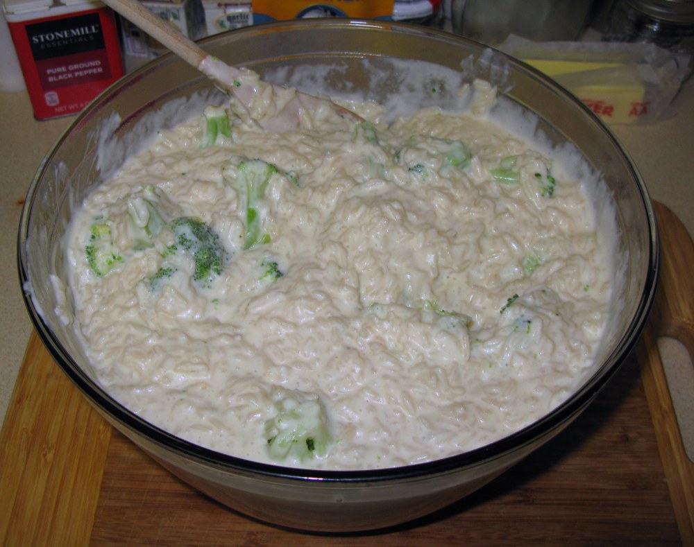 Cheesy Rice Mixture with Broccoli