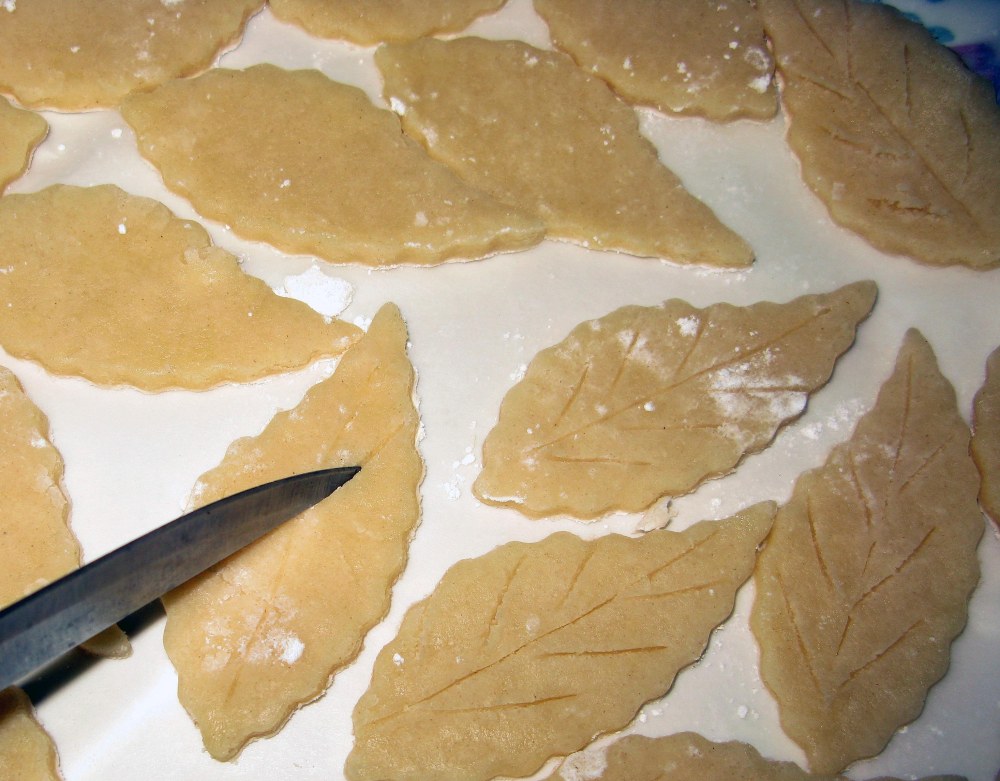 Pie Crust Leaves