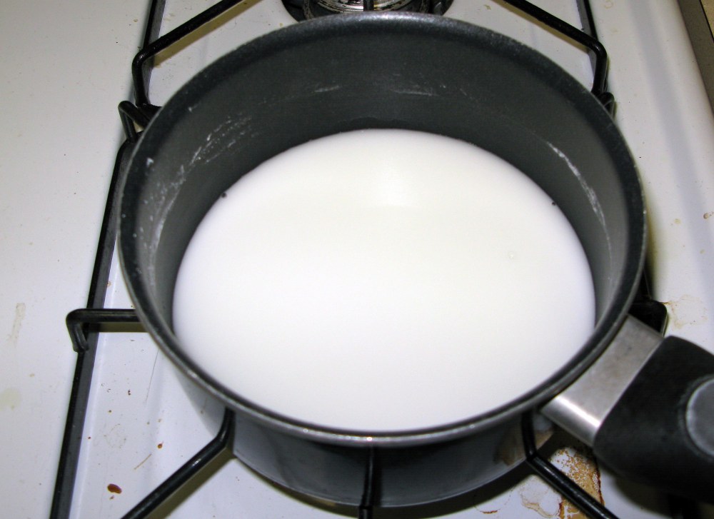 Cornstarch Paste for Meringue Before Thickening