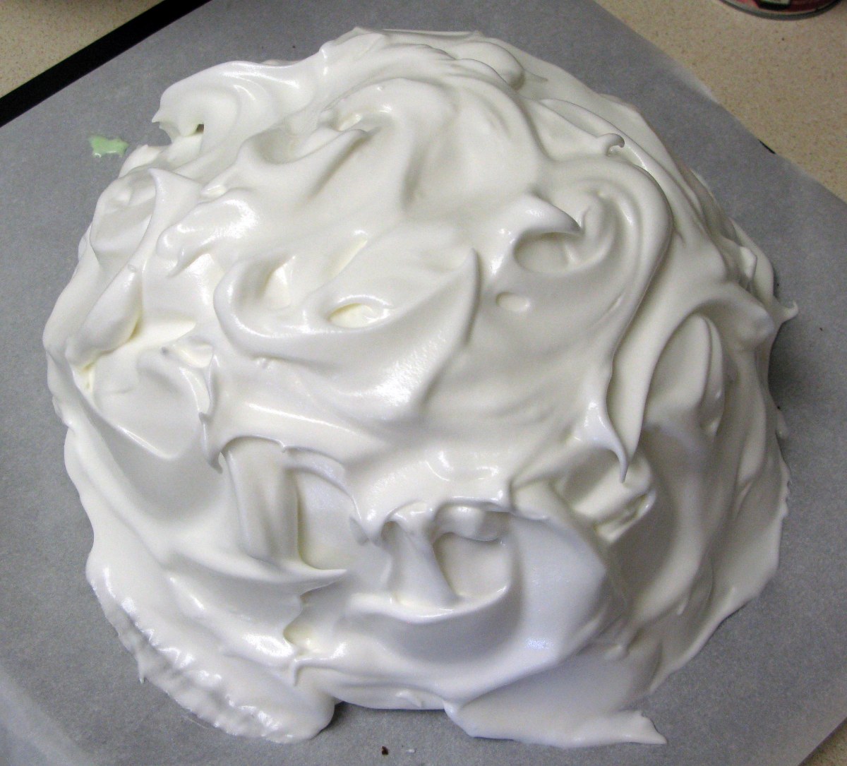 Topping Baked Alaska with Meringue 3