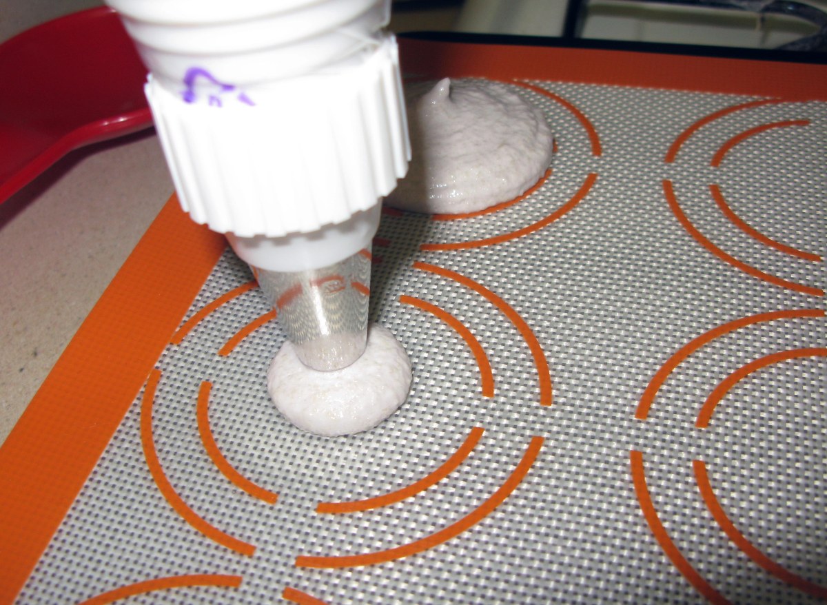 Piping Macaron Shells